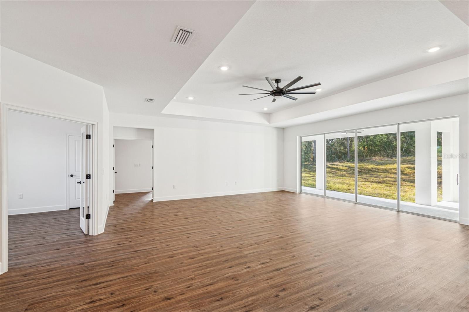 SPRING HILL - Residential