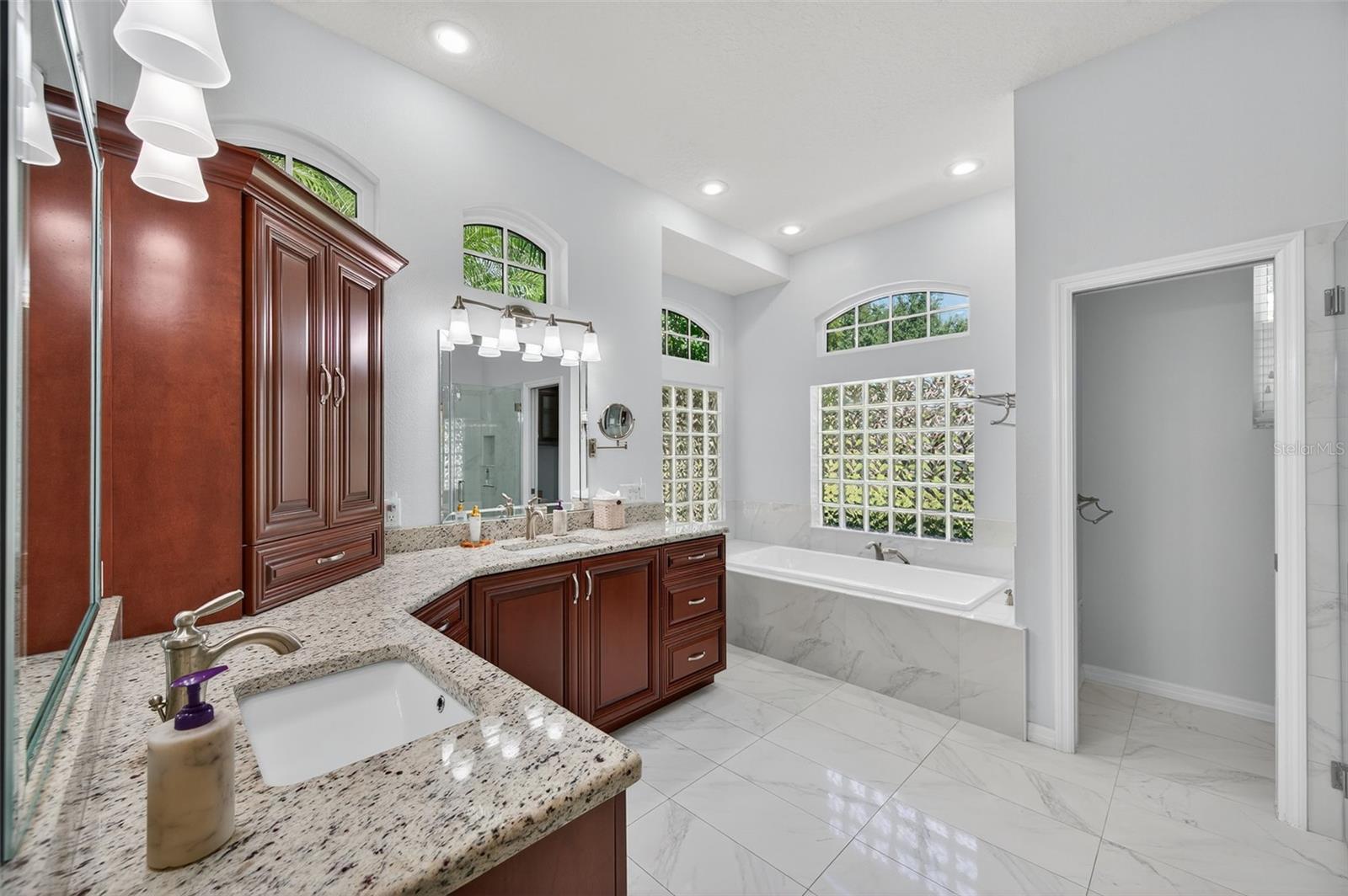 PARKER POINTE PH 01 - Residential