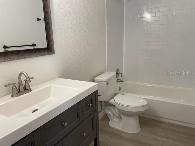 HIGHLAND GROVES - Residential Lease