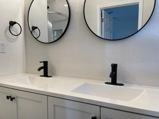 HIGHLAND GROVES - Residential Lease