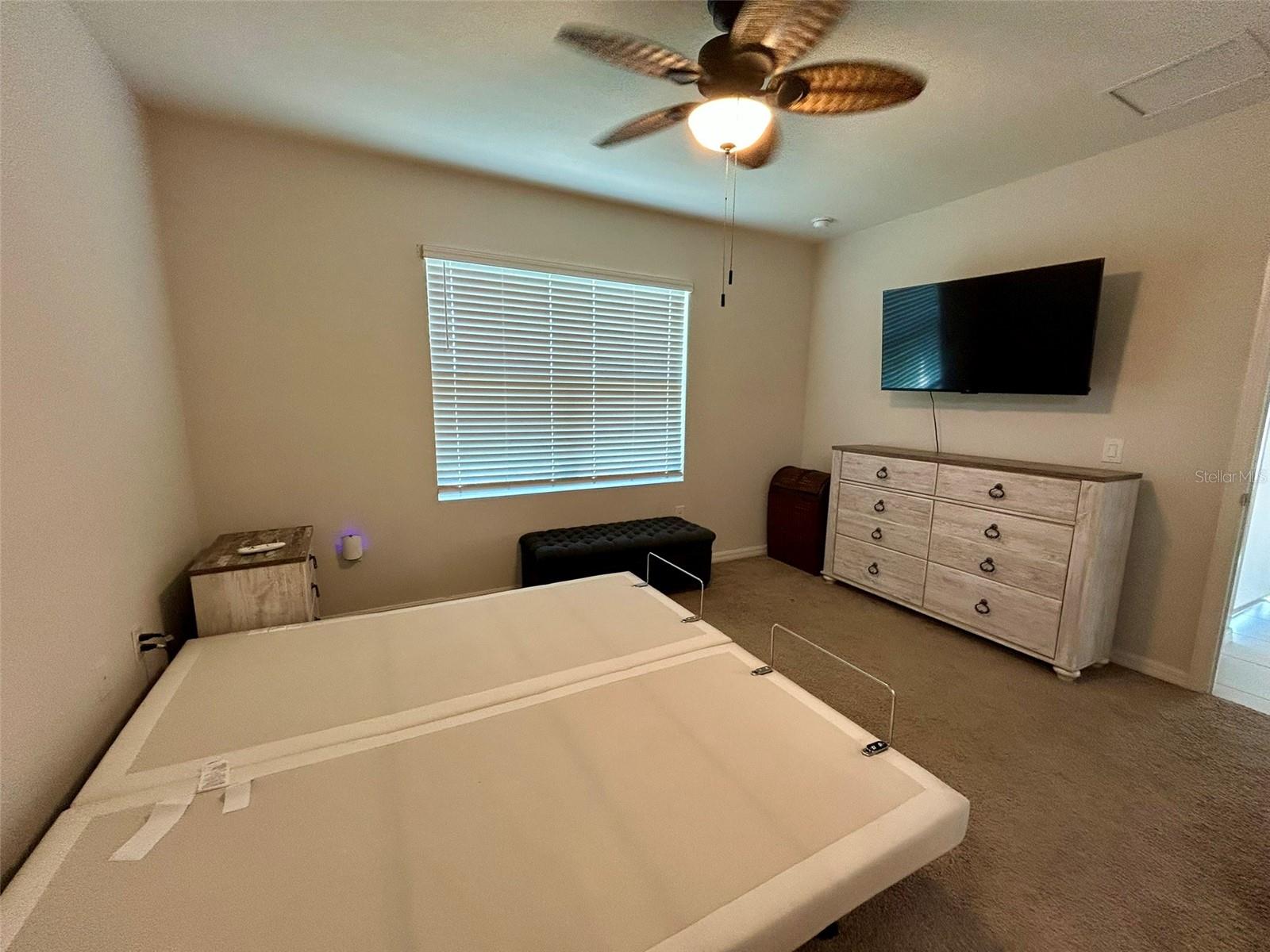 CALUSA CRK PH 01 - Residential Lease