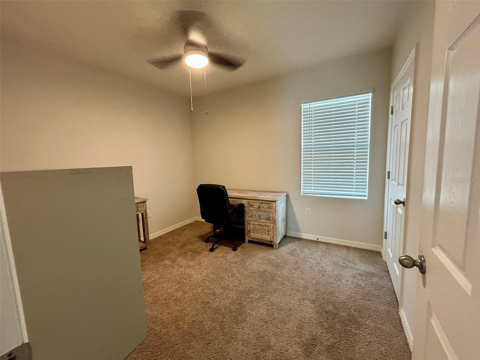 CALUSA CRK PH 01 - Residential Lease