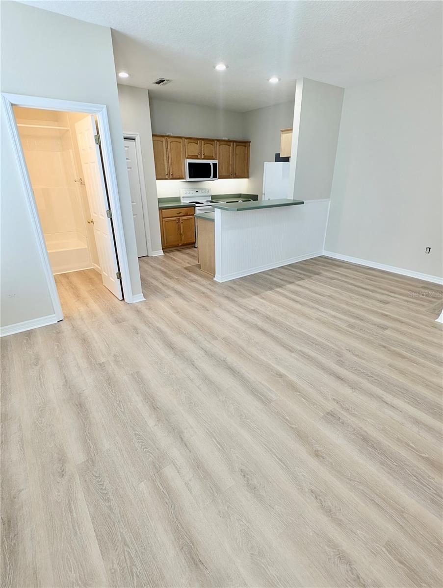 CHARLESTON PLACE - Residential