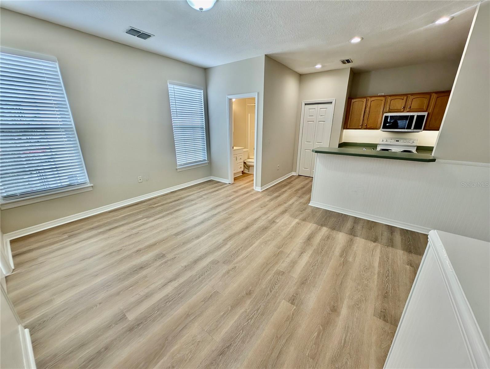 CHARLESTON PLACE - Residential