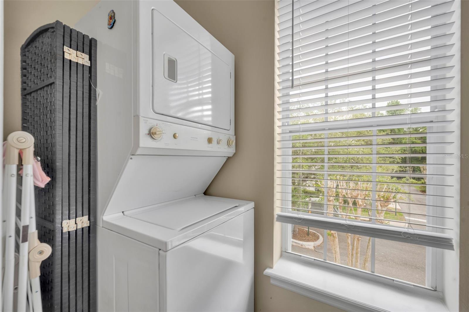 CHARLESTON PLACE - Residential