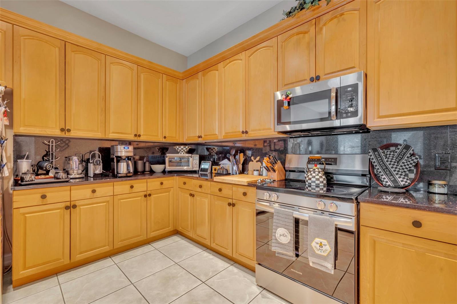 CHARLESTON PLACE - Residential