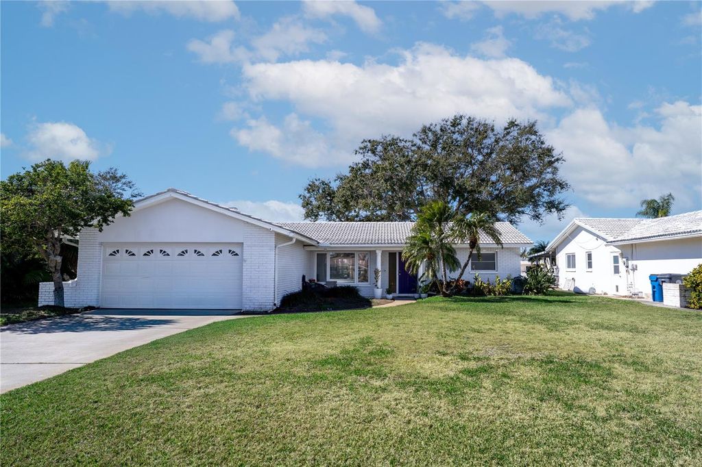 Photo of 11800 6th Street E, Treasure Island, FL 33706 (MLS # TB8474768)