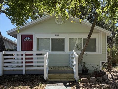 Photo of 3844 Burlington Avenue N, St Petersburg, FL 33713 (MLS # TB8485450)