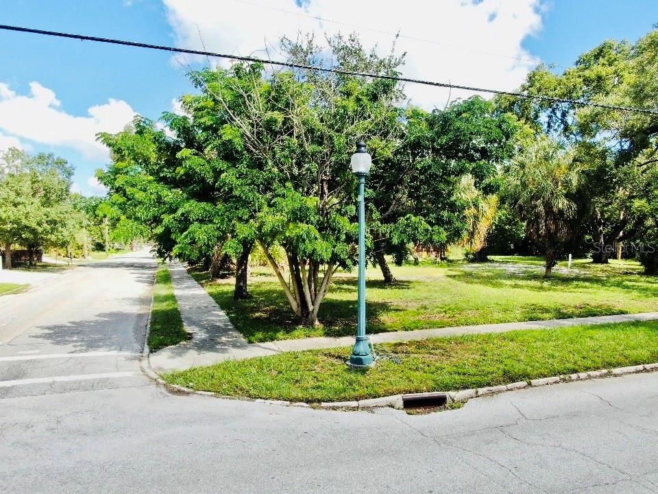 1705 6TH STREET, SARASOTA, FL, 34236 4 1705 6TH STREET