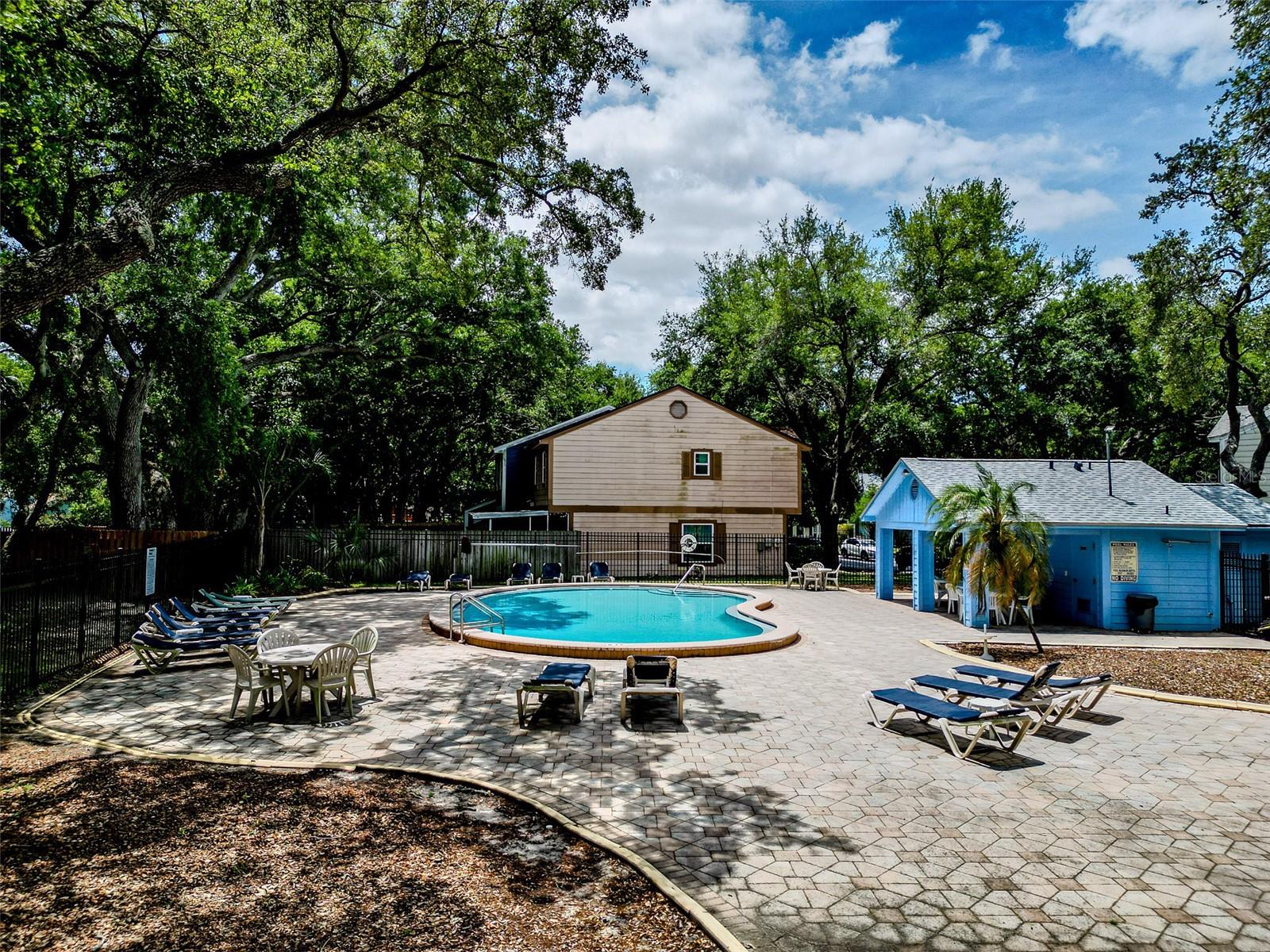 FRANKLIN SQUARE - Residential