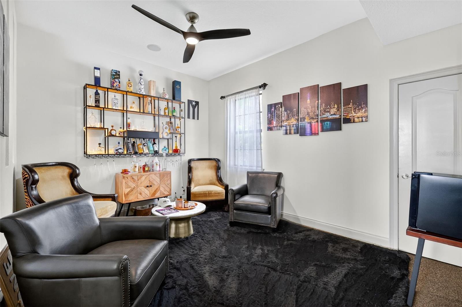 LOCH LEVEN PH 01 - Residential