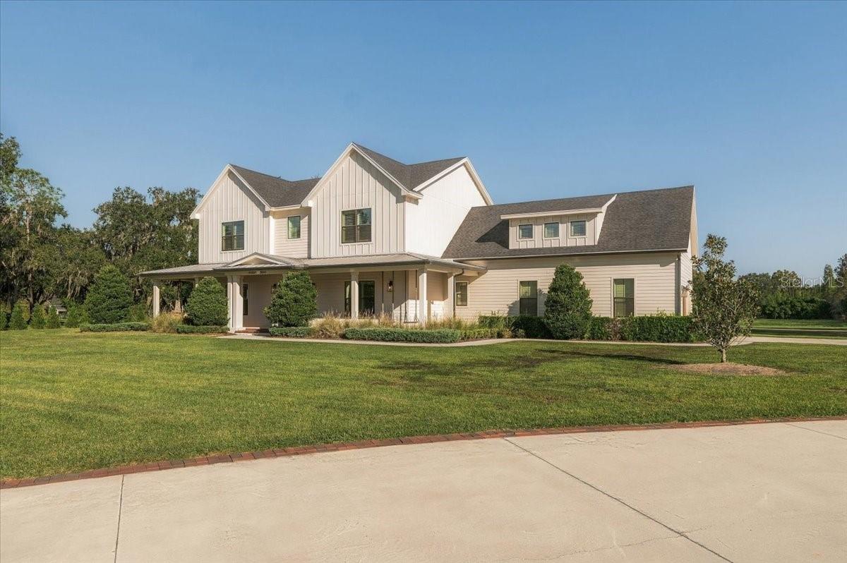 888 TWIN OAKS LANE