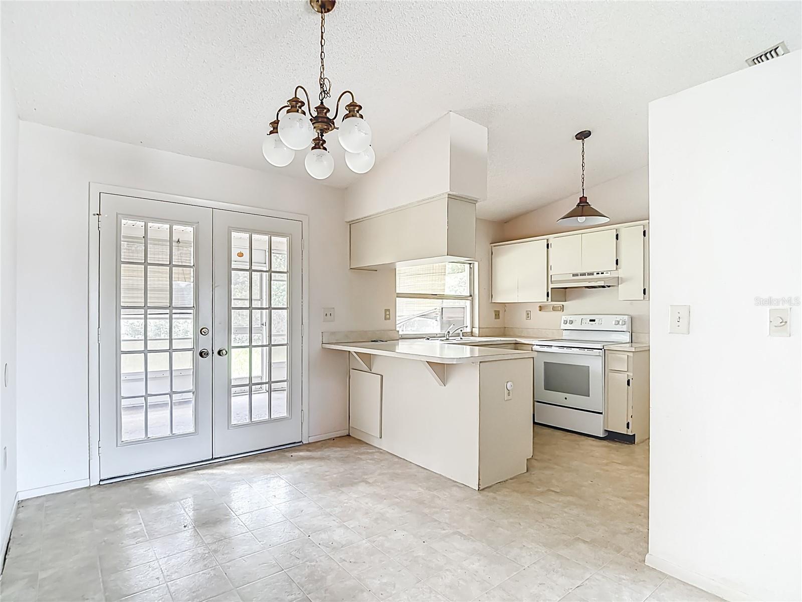 1098 SHENANDOAH LANE
