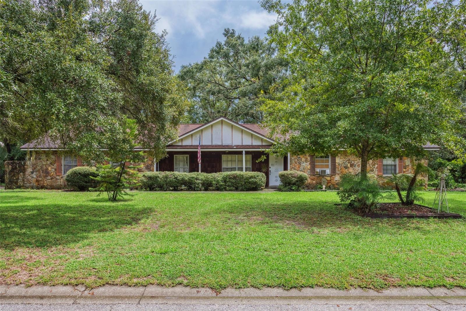 **** INVESTOR SPECIAL WITH HUGE POTENTIAL! **** CASH ONLY OR HARD MONEY ONLY ** Great Opportunity Awaits for an investor or homeowner! No CDD fee or HOA fee! Great home located in the popular, charming & quiet area of great Carrollwood/Northdale. Home features 3 bedrooms, 2 baths, 2 car garage on a huge ½ acre private lot! Great floor plan with open living space & great for entertaining! Amazing private yard that invites you to sit & enjoy day & evenings that looks out onto beautiful landscaping. Close to all I-4 & I-275, Dale Mabry Highway, shopping, downtown Tampa & Tampa International Airport, Schools, Hospitals, Restaurants, Golf Courses. Won’t last! SOLD AS-IS. NEEDS FULL RENOVATION. DON'T MISS OUT ON THIS GREAT OPPORTUNITY!!!