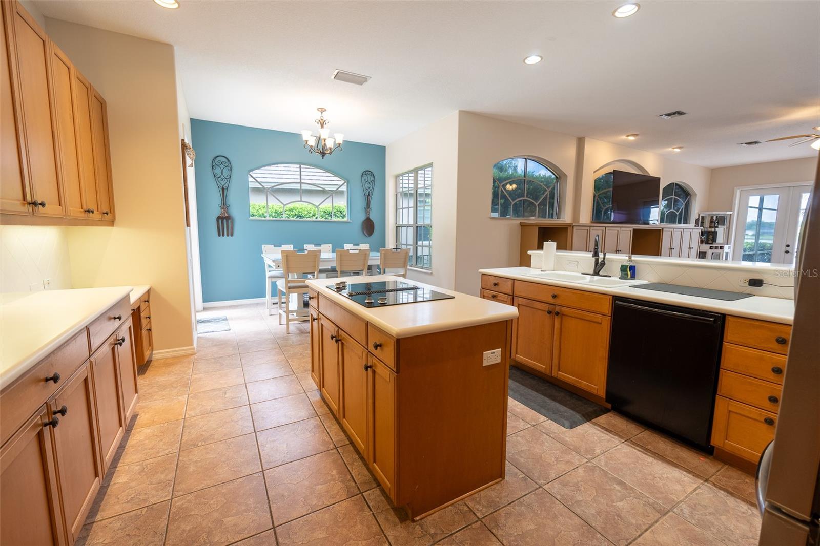 HEATHROW/STONEBRIDGE - Residential