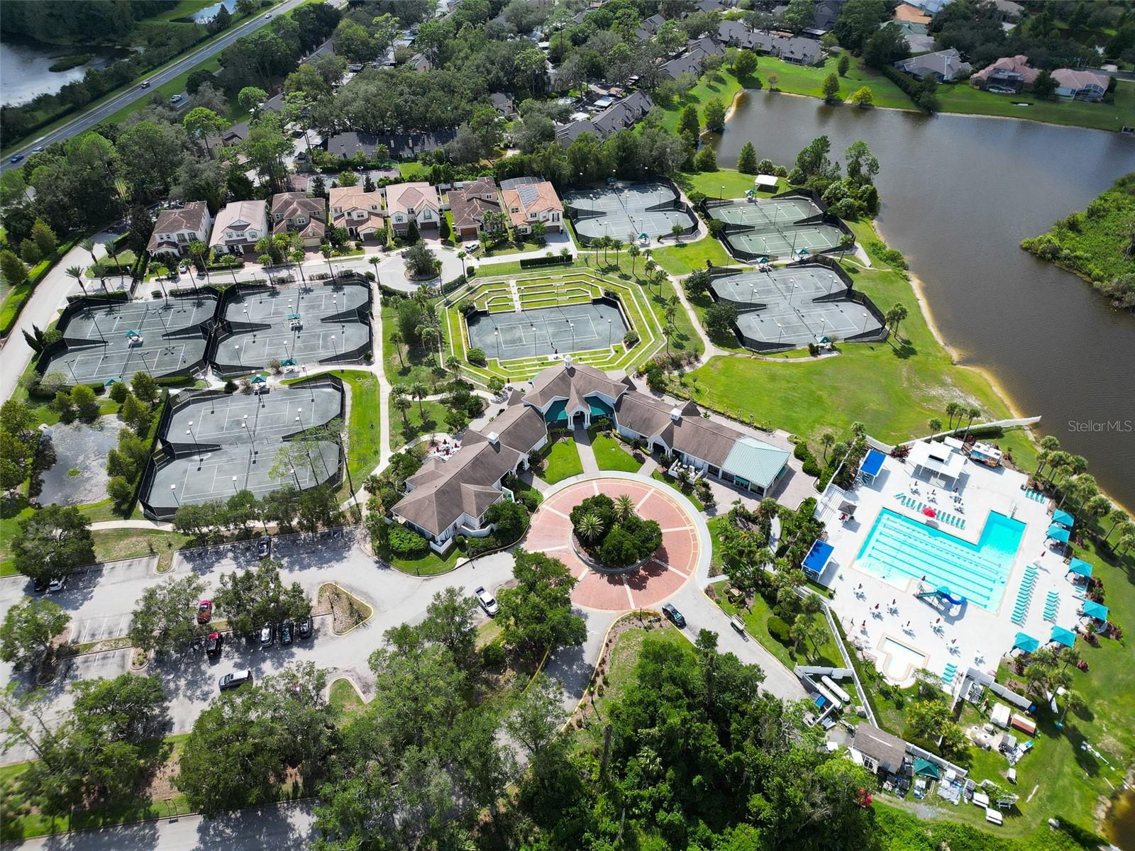 HEATHROW/STONEBRIDGE - Residential