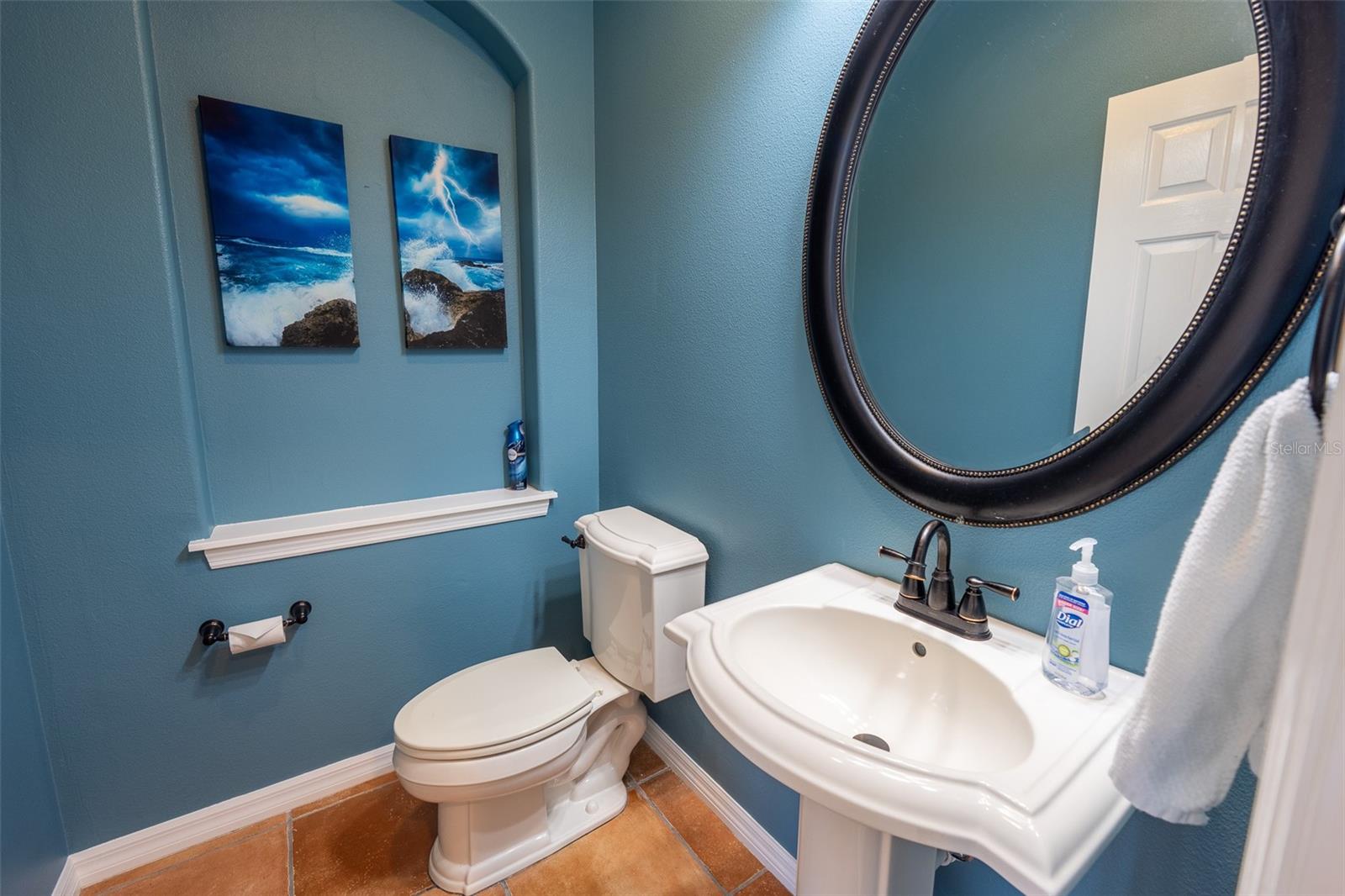 HEATHROW/STONEBRIDGE - Residential