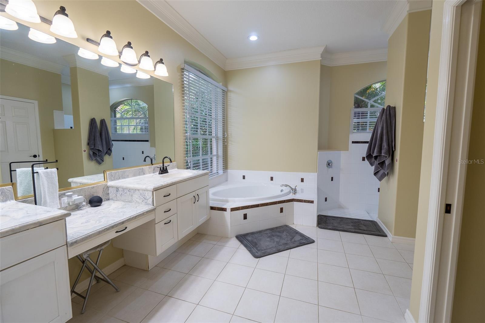 HEATHROW/STONEBRIDGE - Residential