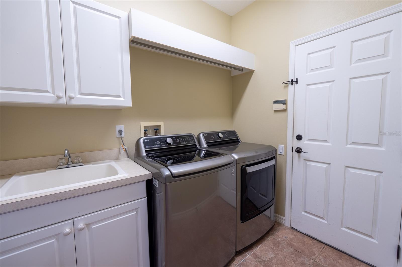 HEATHROW/STONEBRIDGE - Residential