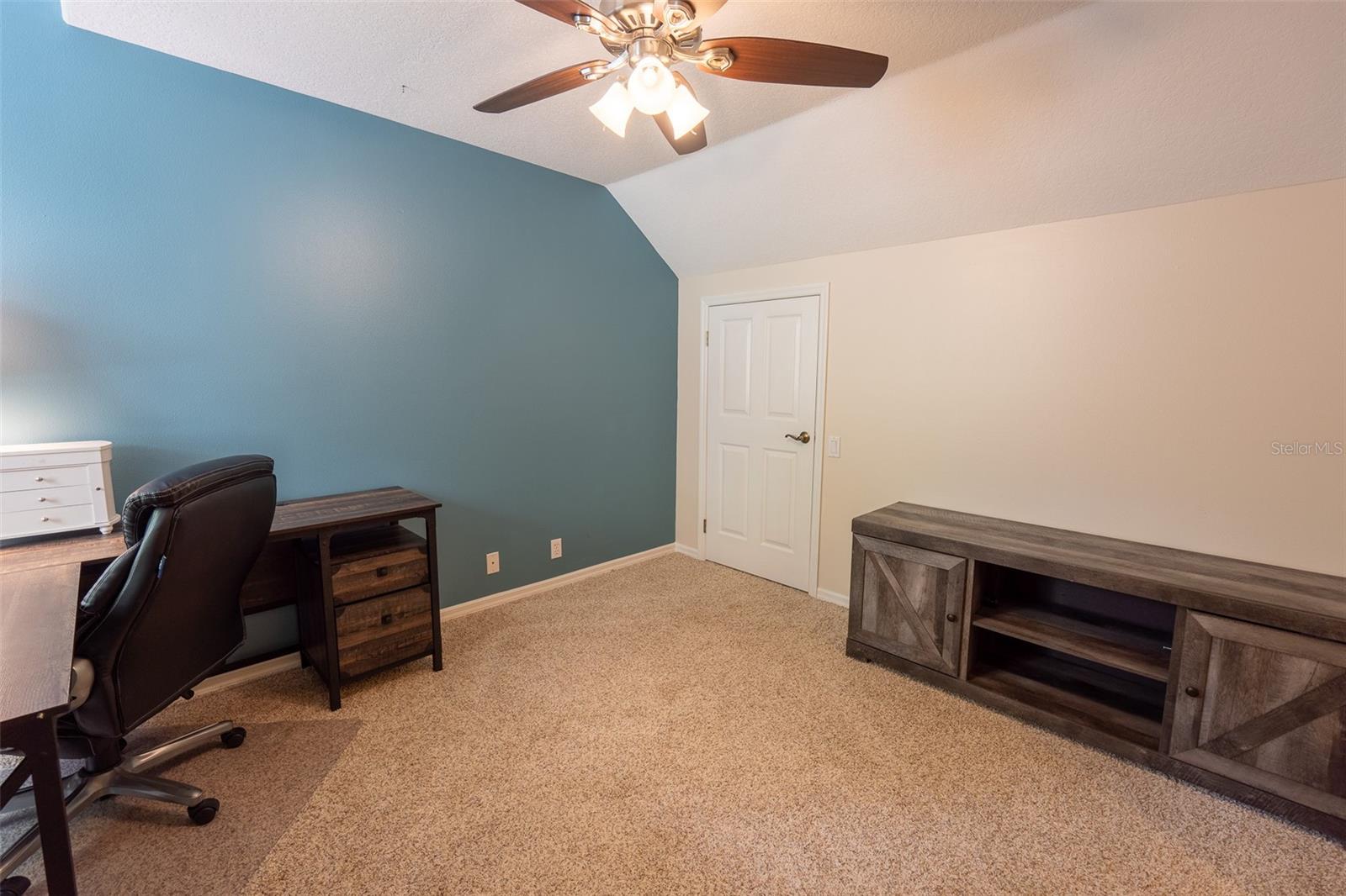 HEATHROW/STONEBRIDGE - Residential