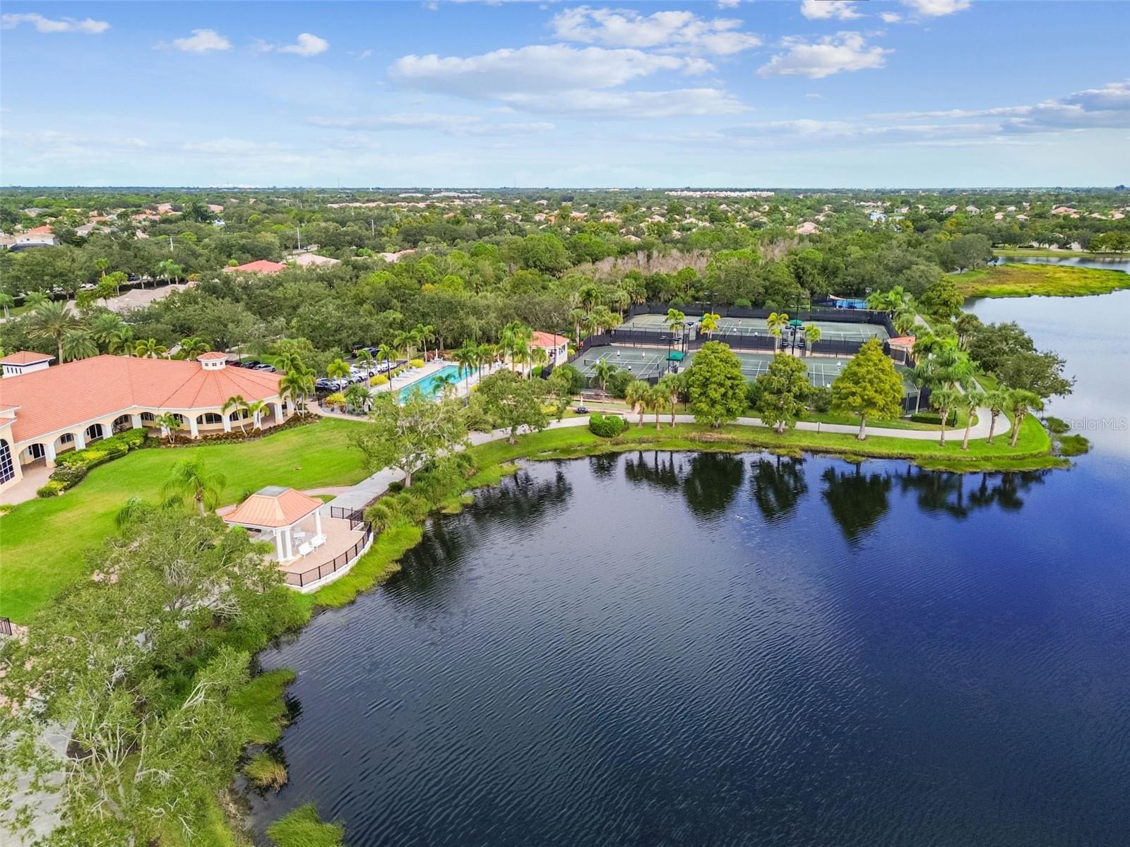 VILLAGEWALK UNIT 4A - Residential