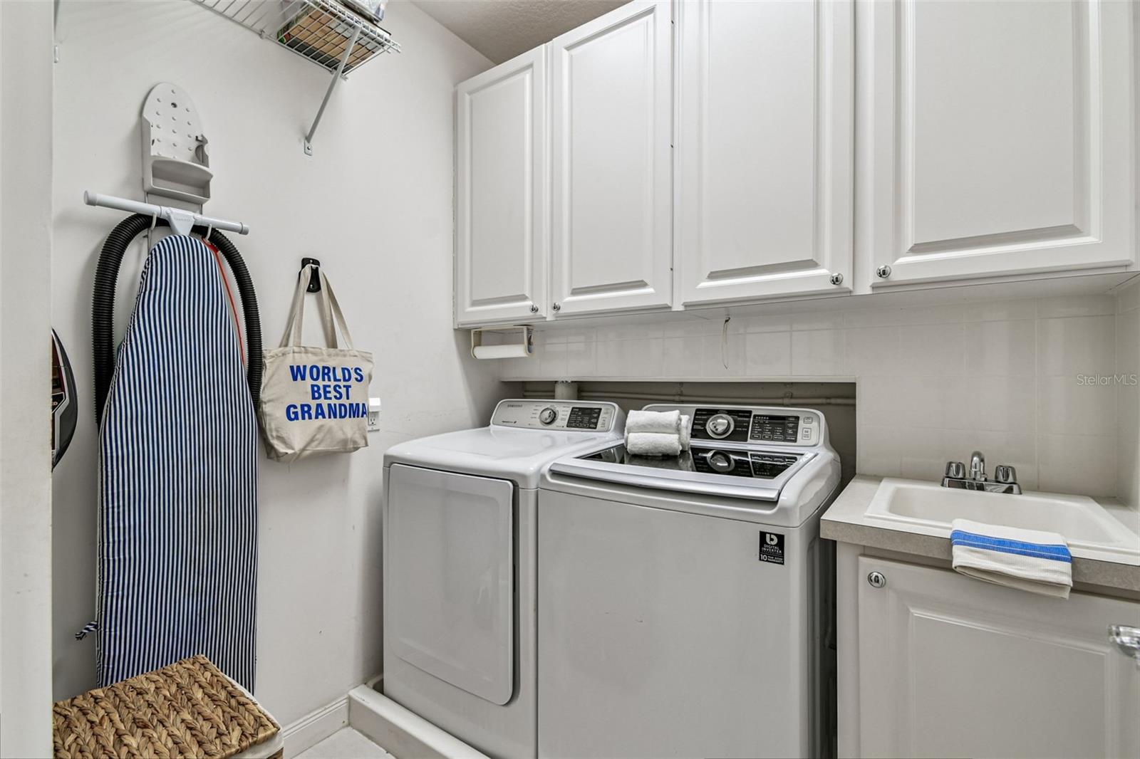 VILLAGEWALK UNIT 4A - Residential