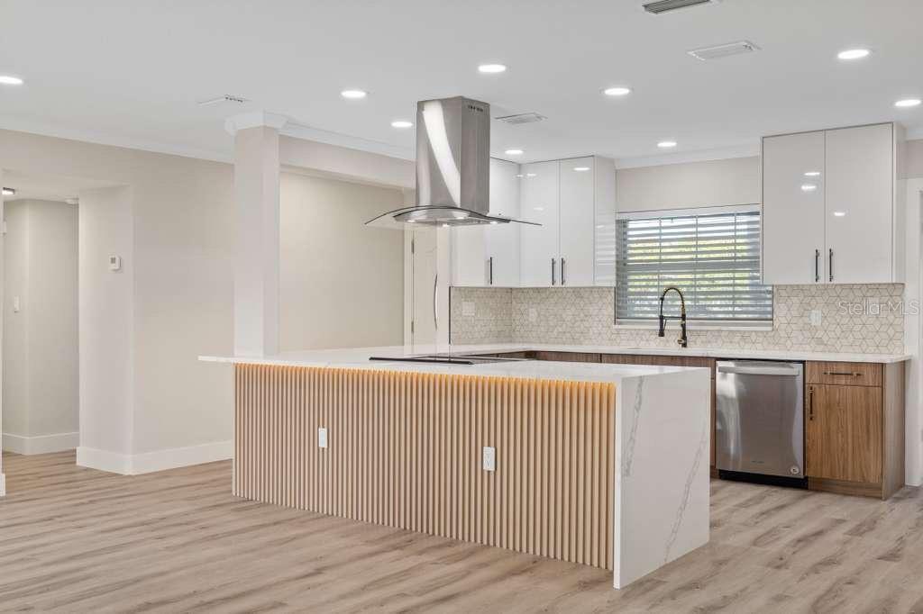 BAYWOOD VILLAGE - Residential