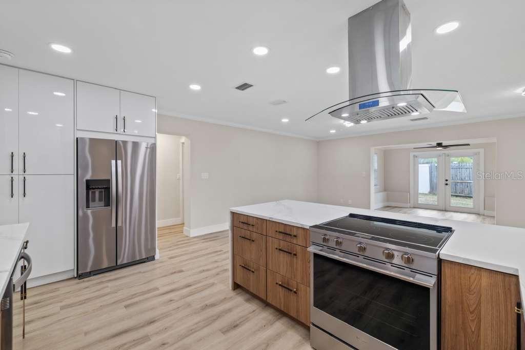 BAYWOOD VILLAGE - Residential