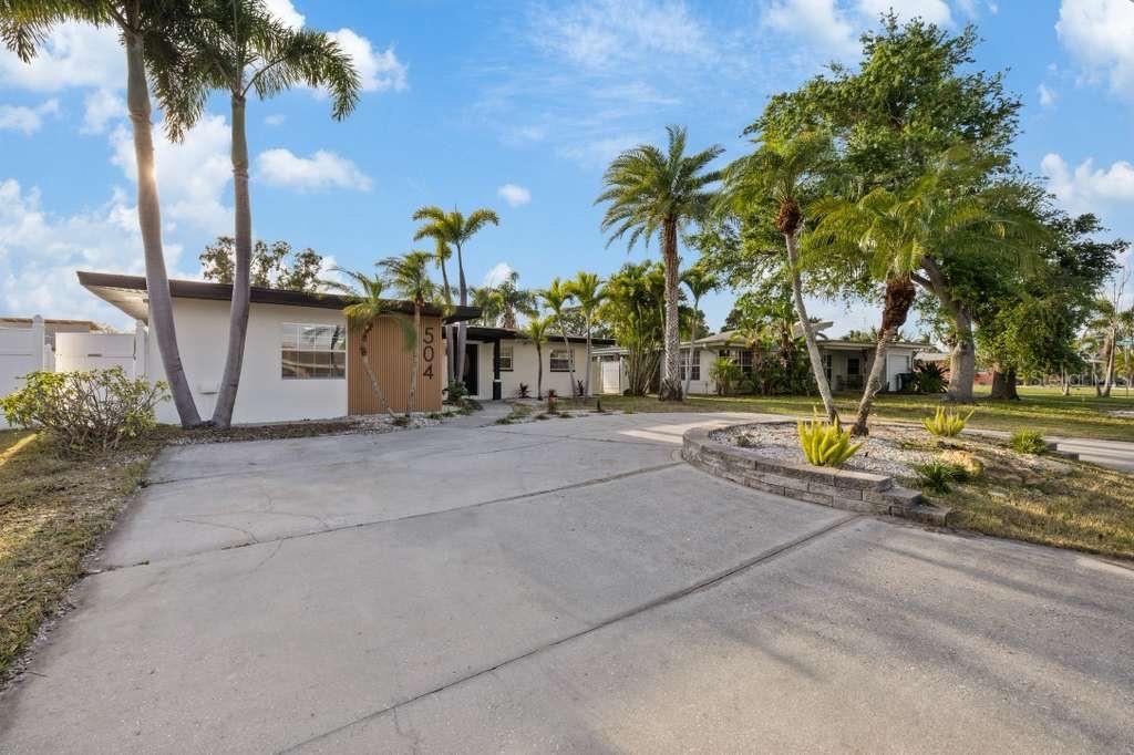 BAYWOOD VILLAGE - Residential