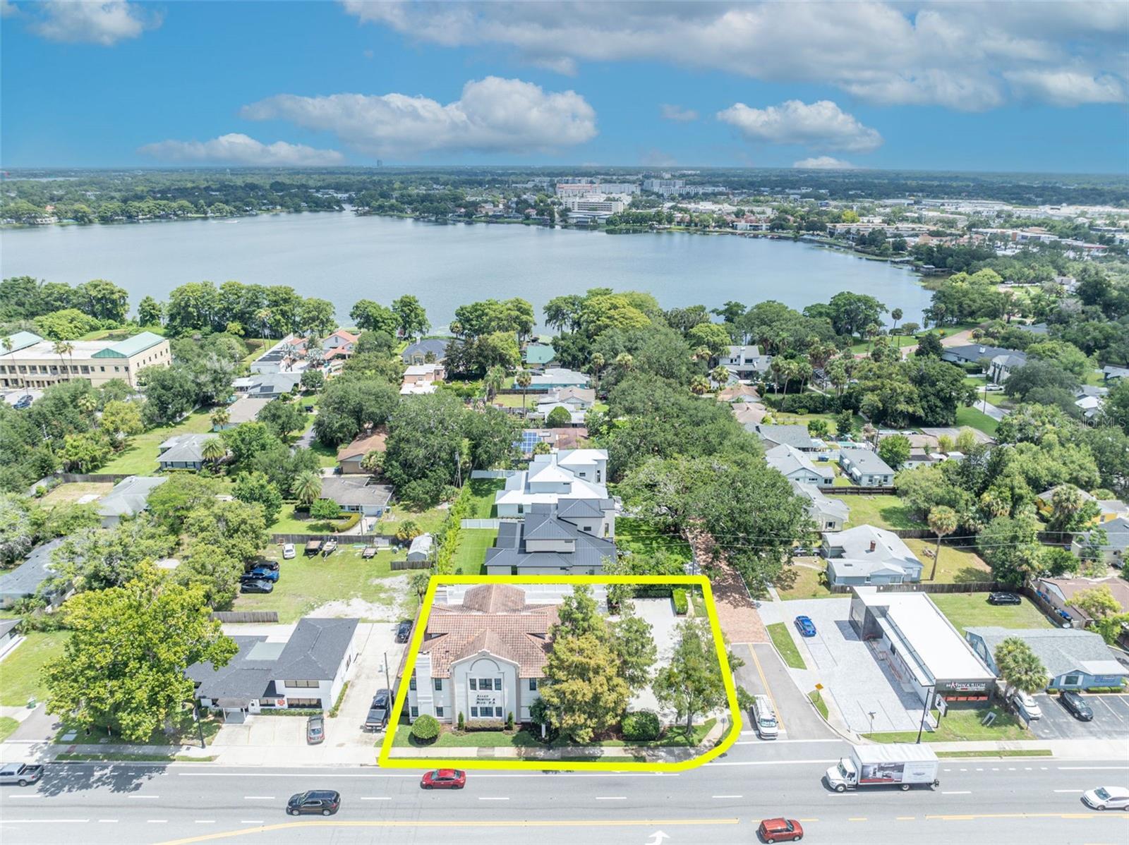 1477 W FAIRBANKS AVENUE