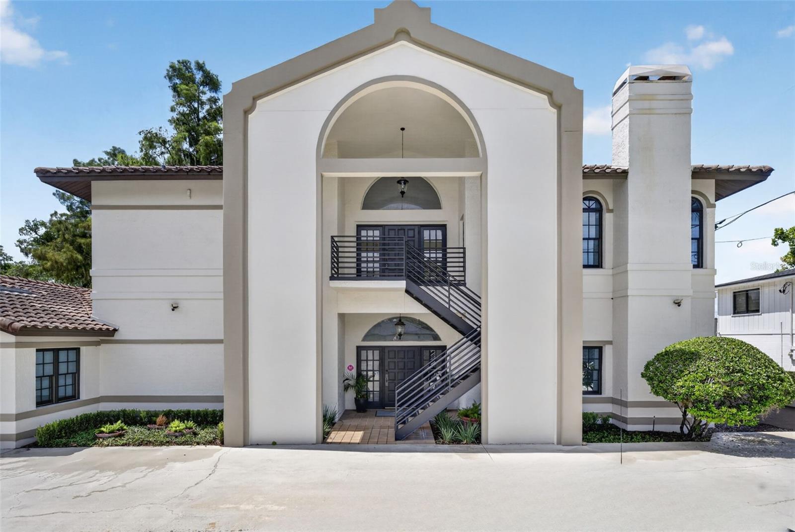1477 W FAIRBANKS AVENUE