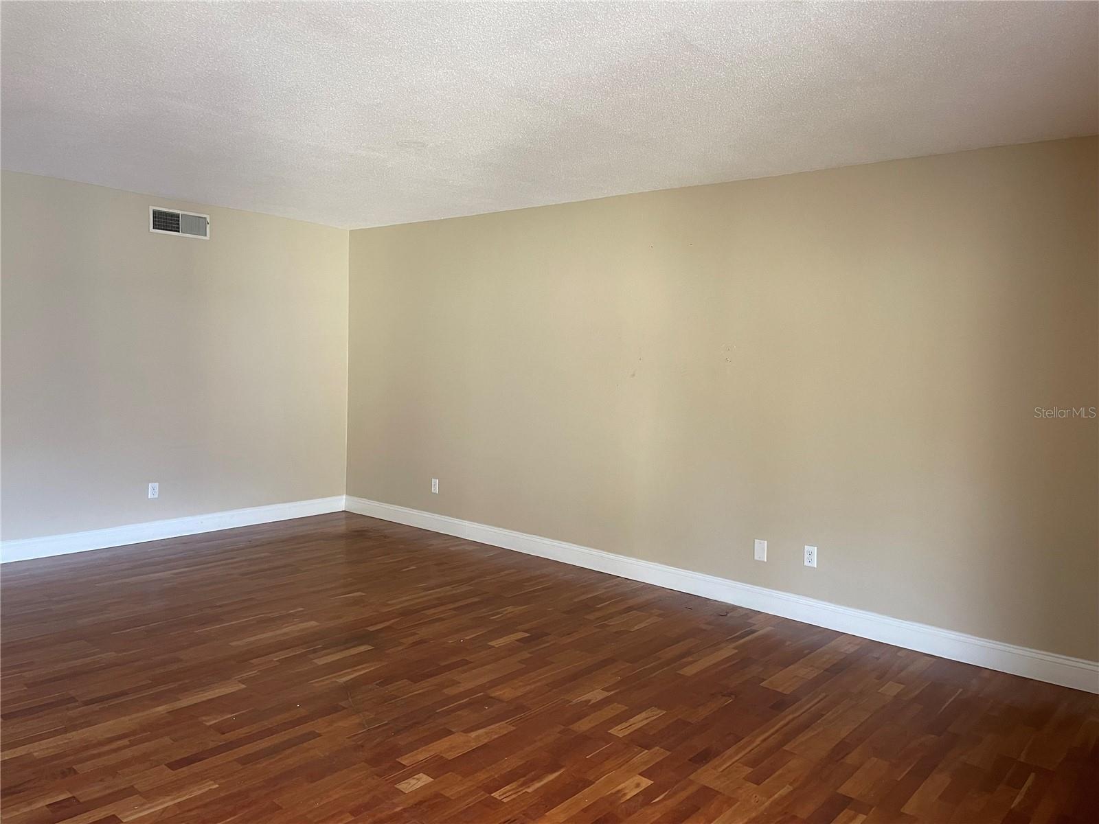 7612 CAMARINA CALLE 7612