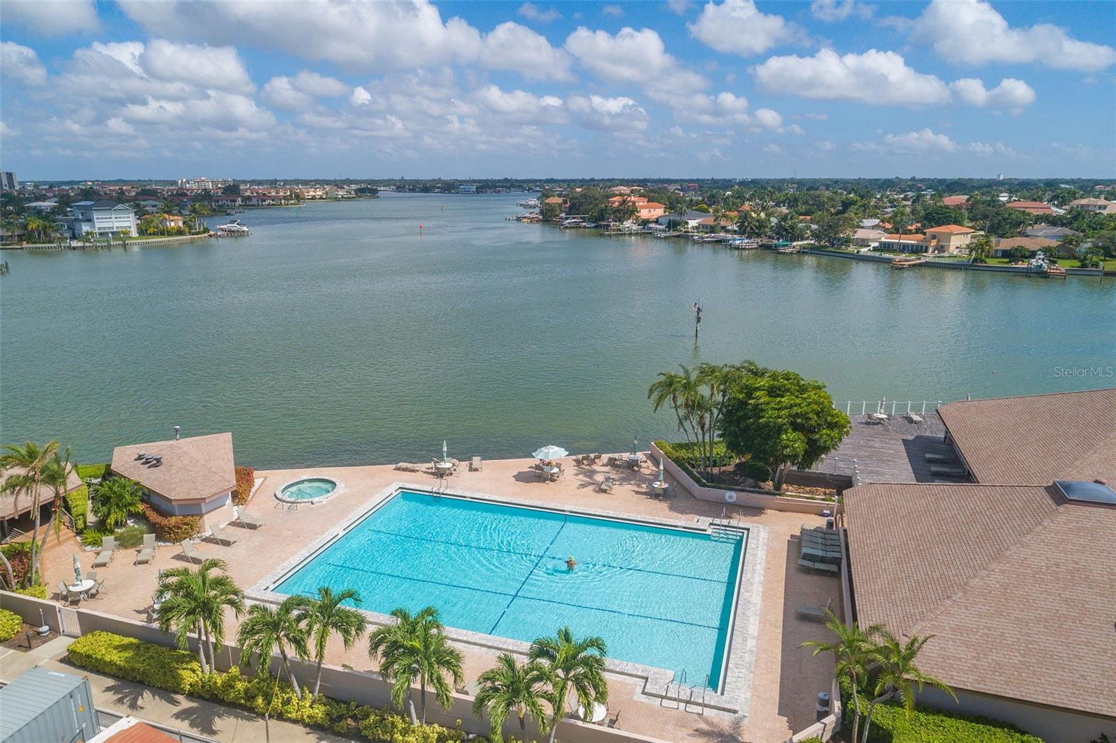 COURAGEOUS THE CONDO - Residential