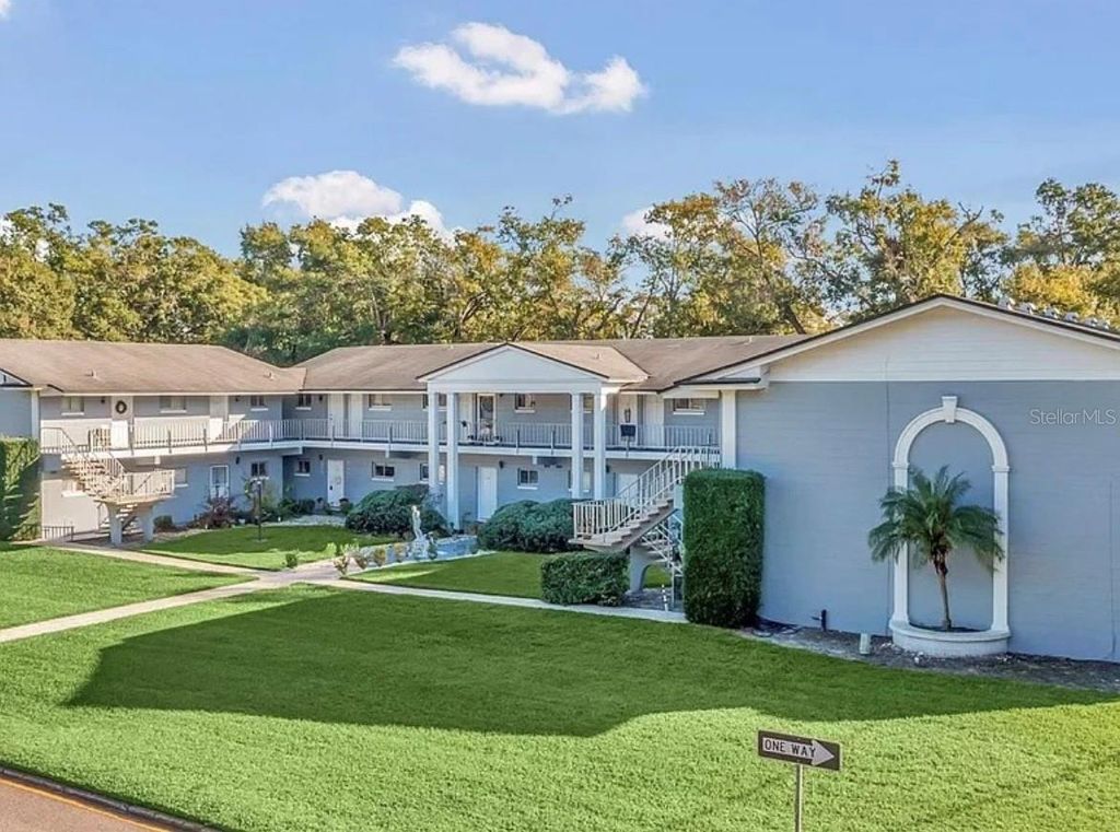 Photo of 1014 E South Street #16, Orlando, FL 32801 (MLS # O6365920)