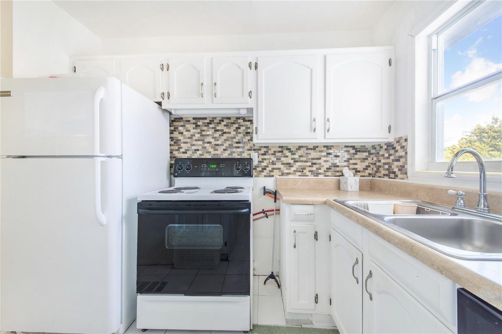 HOLIDAY HEIGHTS - Residential