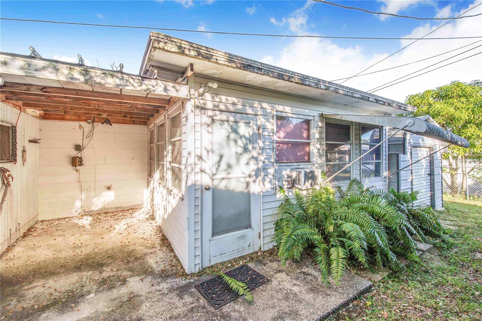 HOLIDAY HEIGHTS - Residential