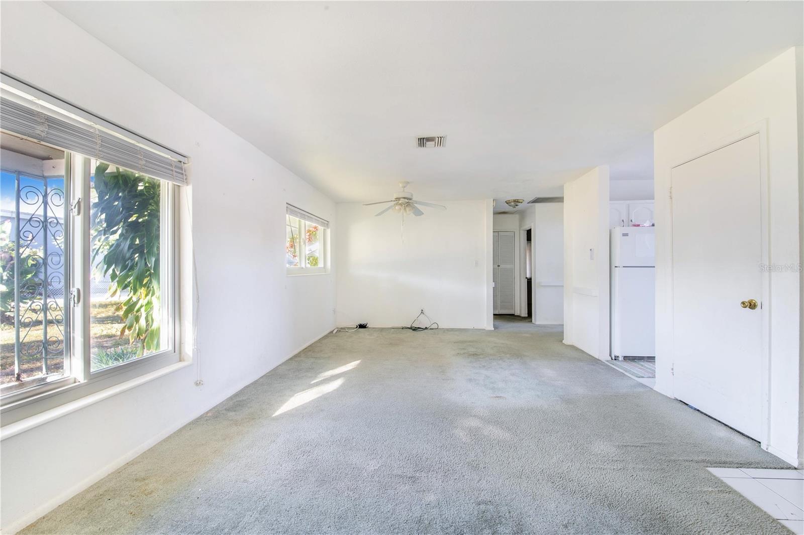 HOLIDAY HEIGHTS - Residential