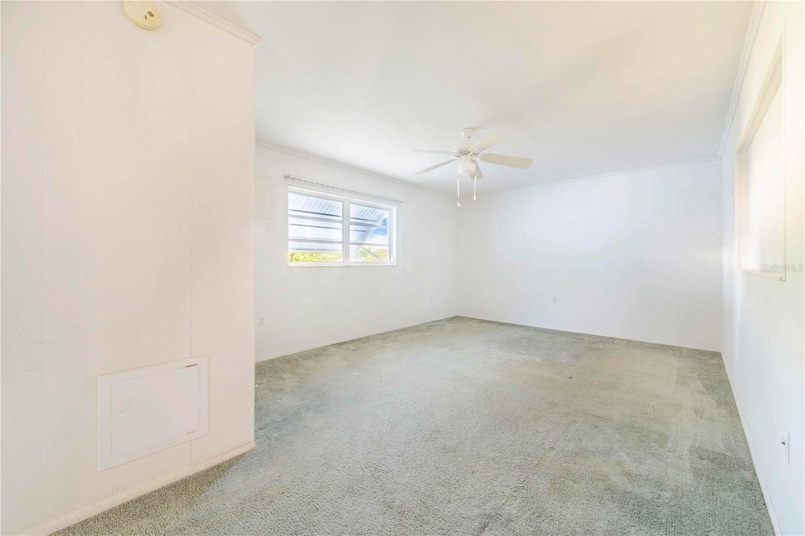 HOLIDAY HEIGHTS - Residential