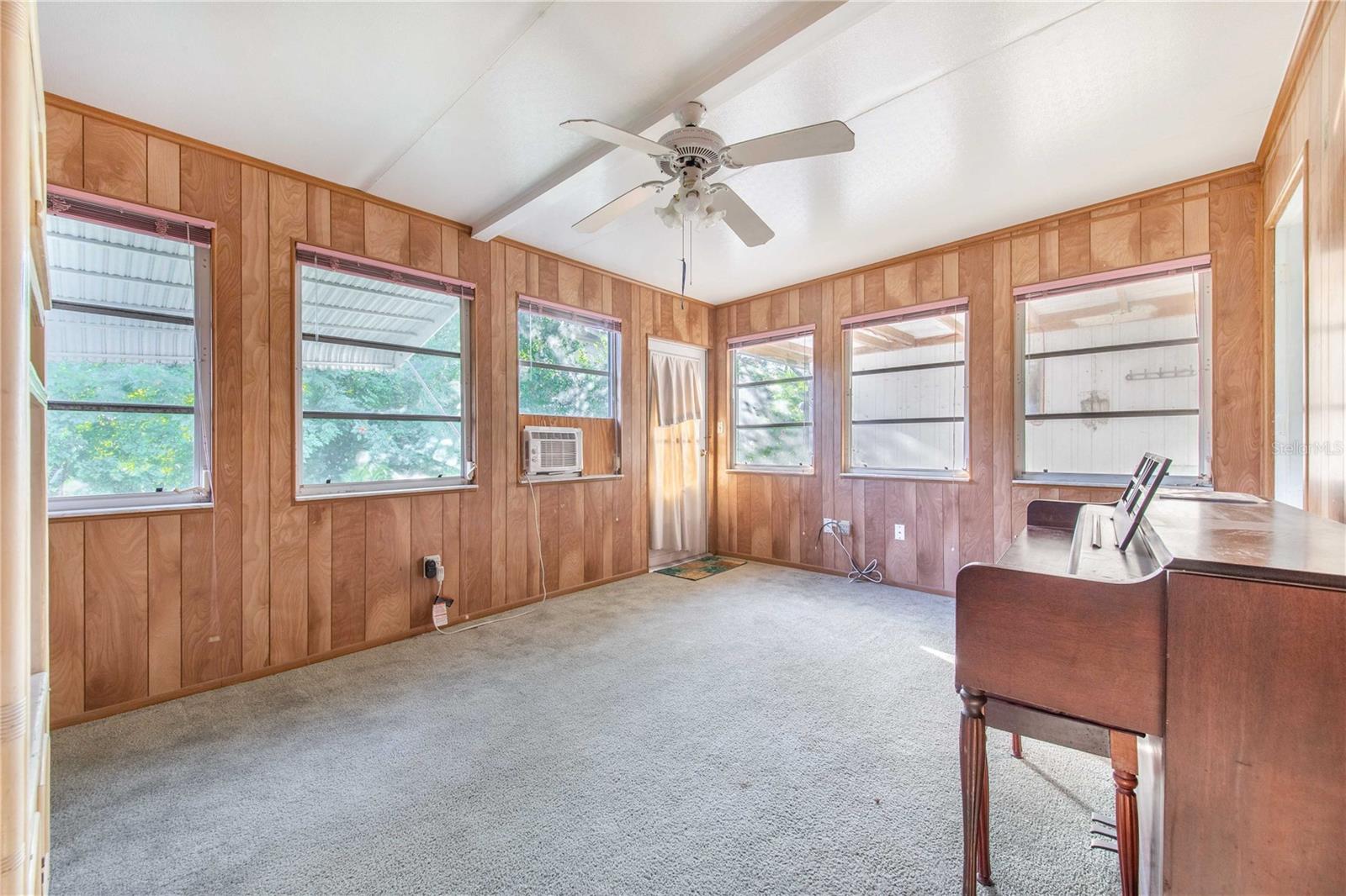 HOLIDAY HEIGHTS - Residential