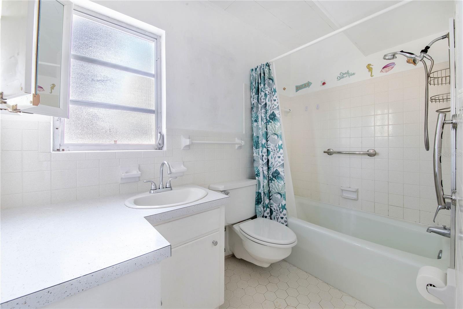 HOLIDAY HEIGHTS - Residential