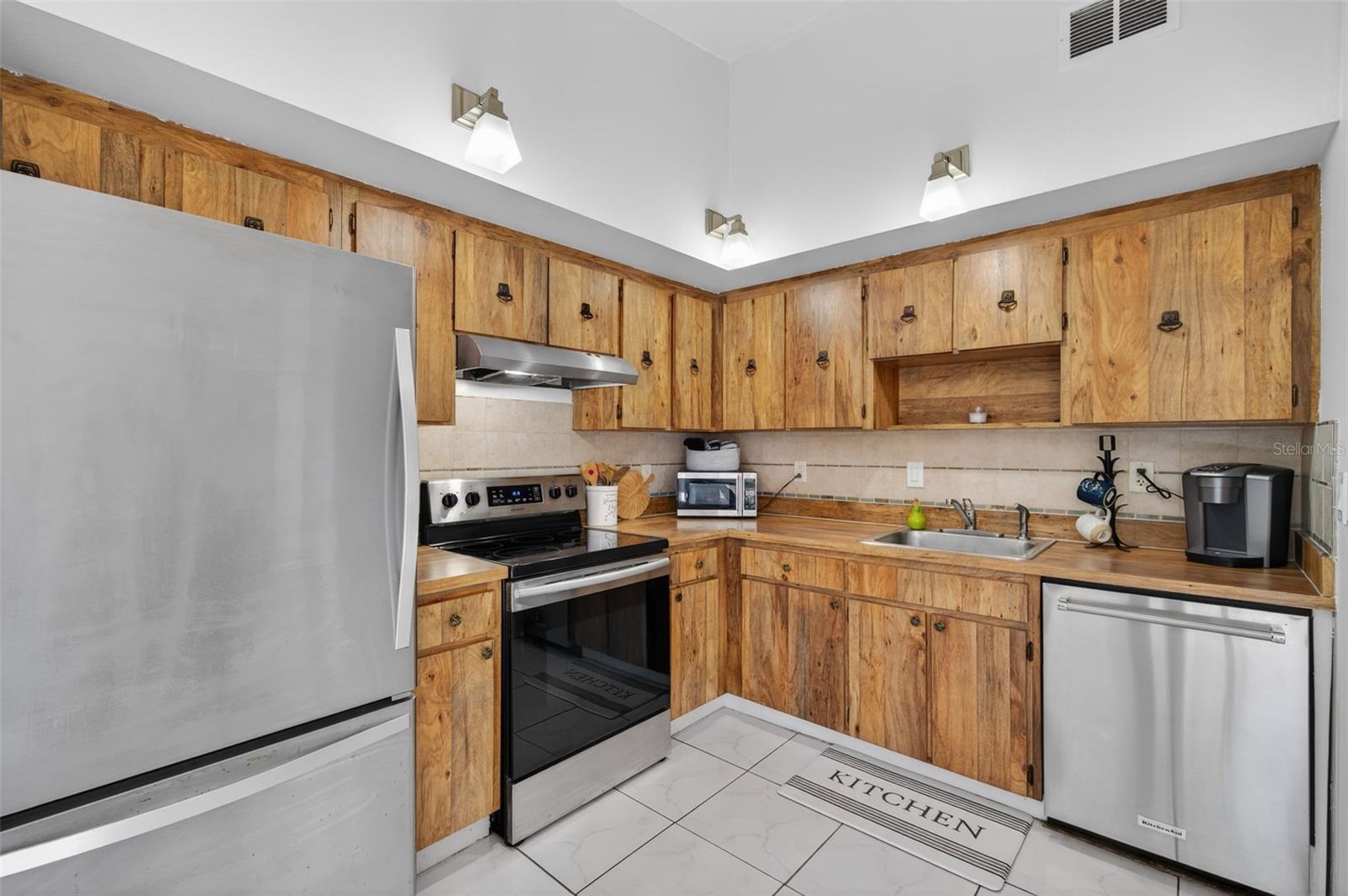 BENT TREE - Residential