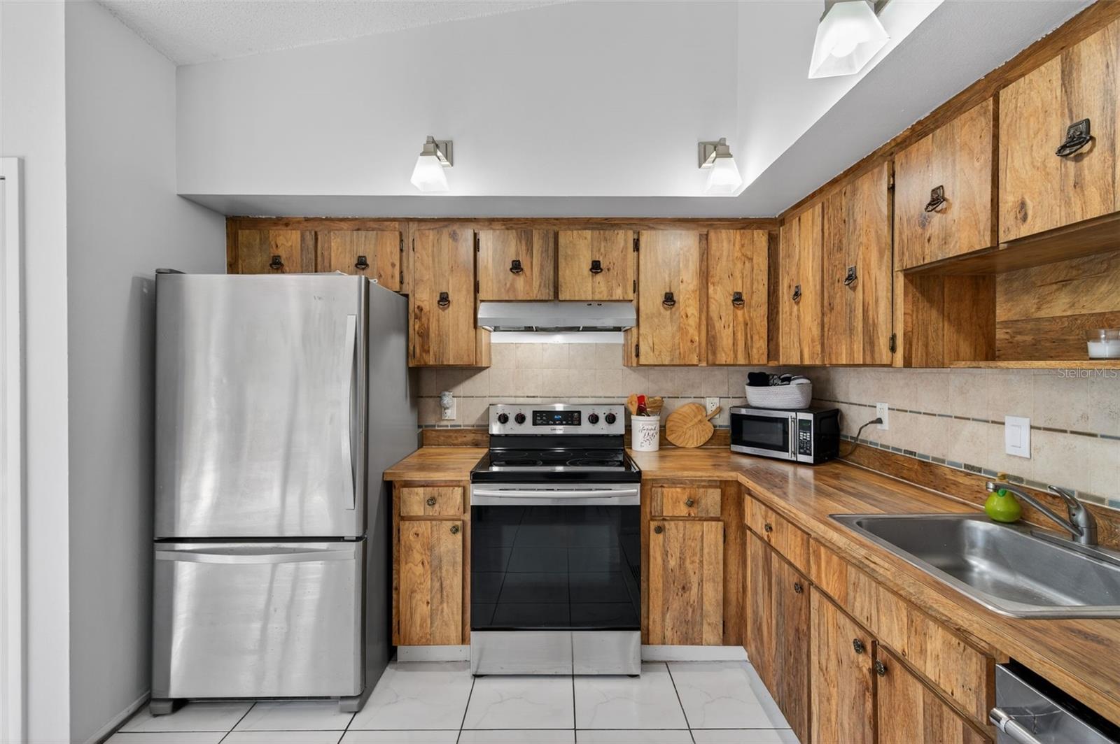 BENT TREE - Residential