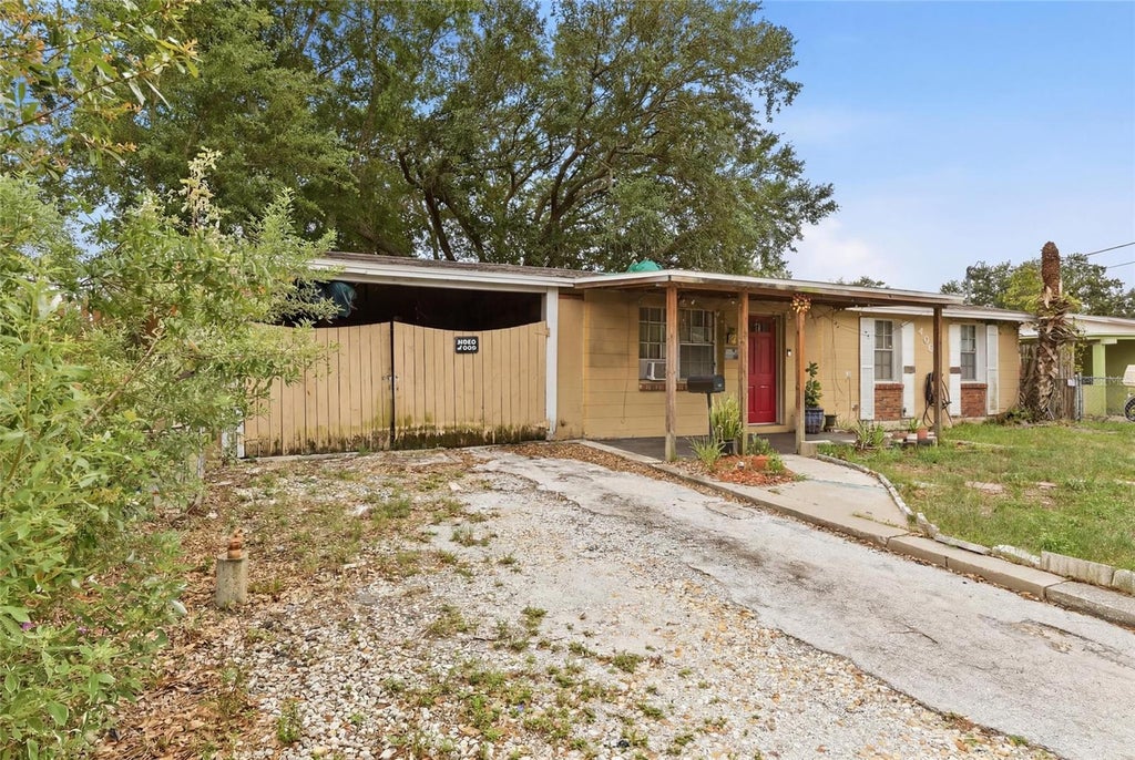 Photo of 4501 E 24th Avenue, Tampa, FL 33605 (MLS # TB8514969)