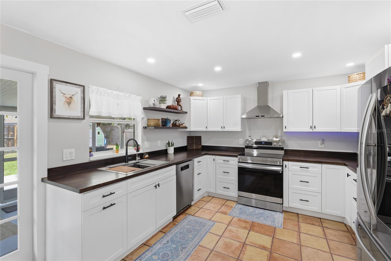 SUNSET BEACH - Residential