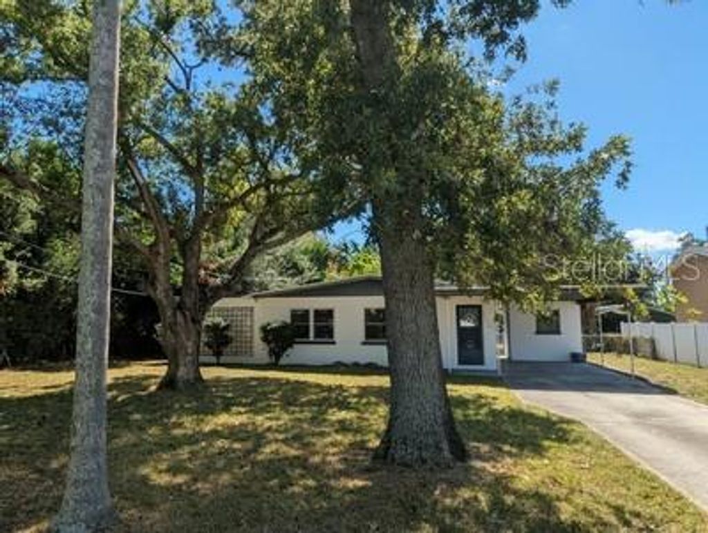 Photo of 105 Rosier Road, Brandon, FL 33510 (MLS # TB8439952)