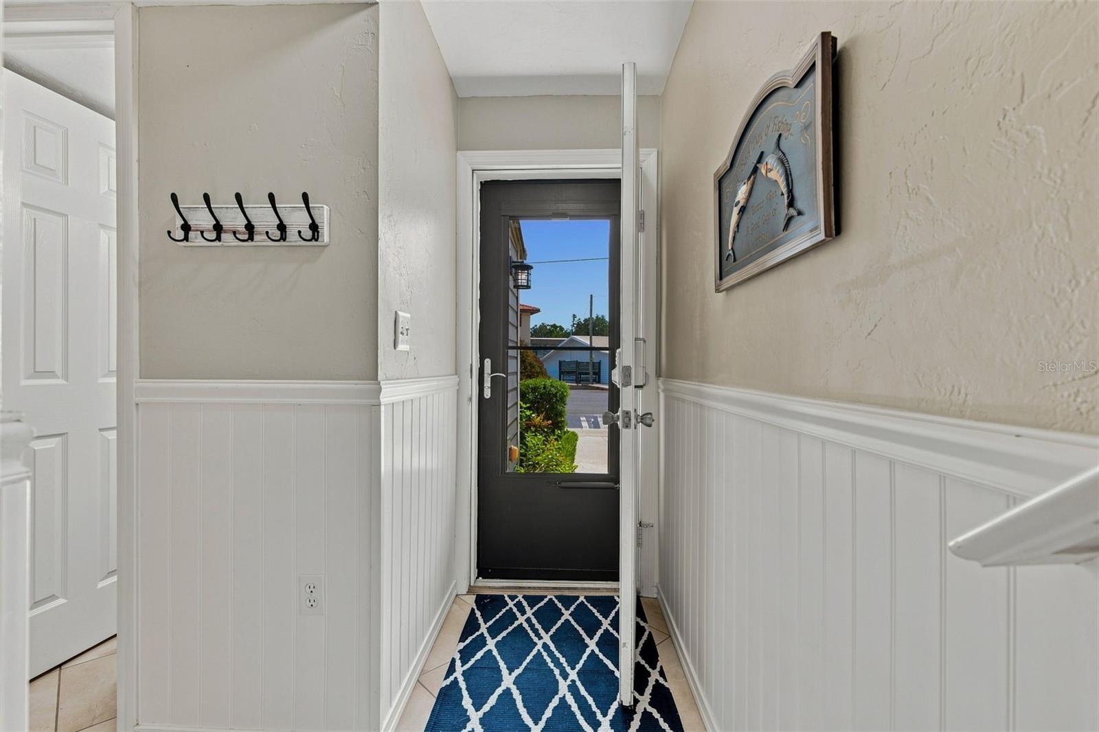 65 BEACH LANE N