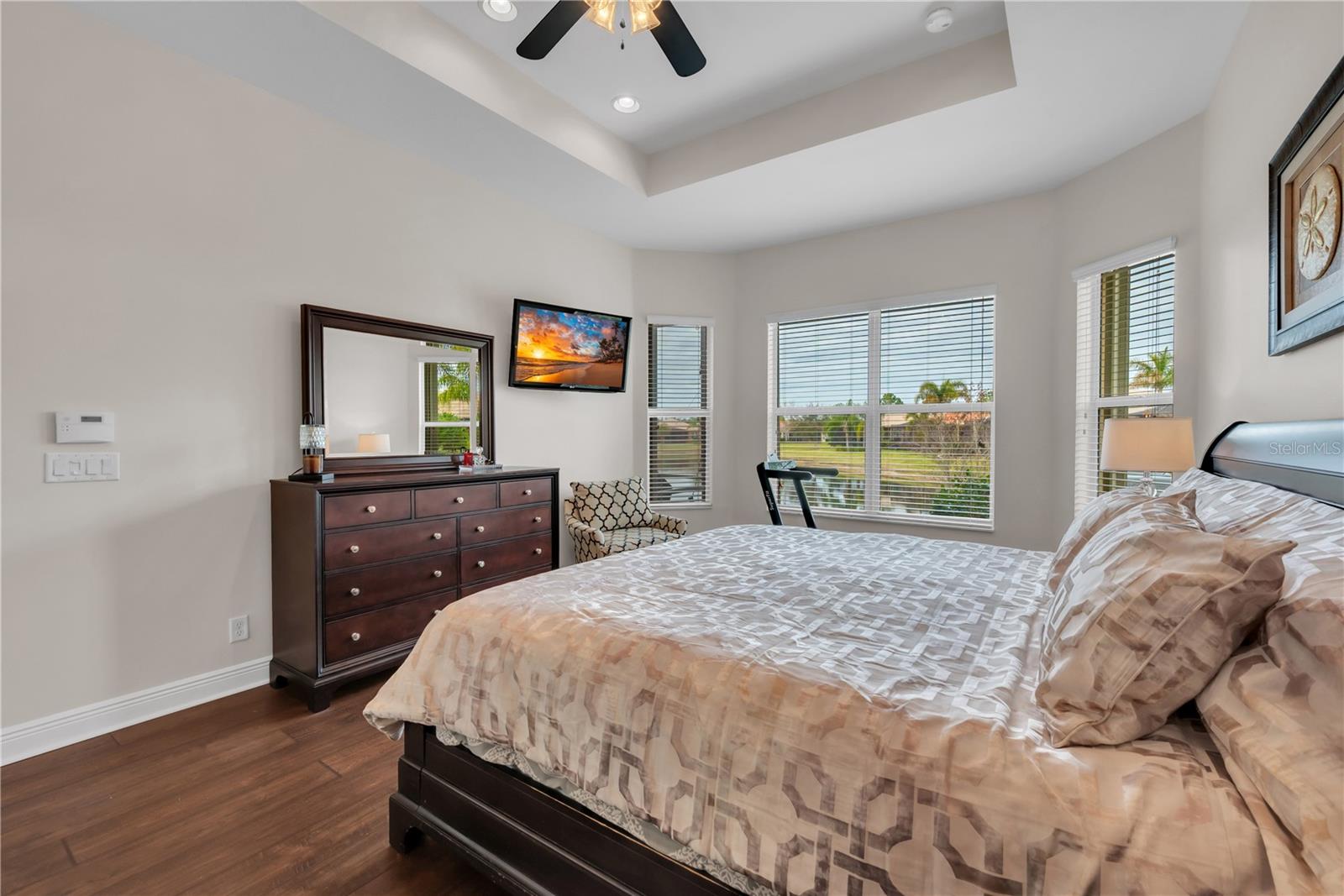 VALENCIA LAKES - Residential