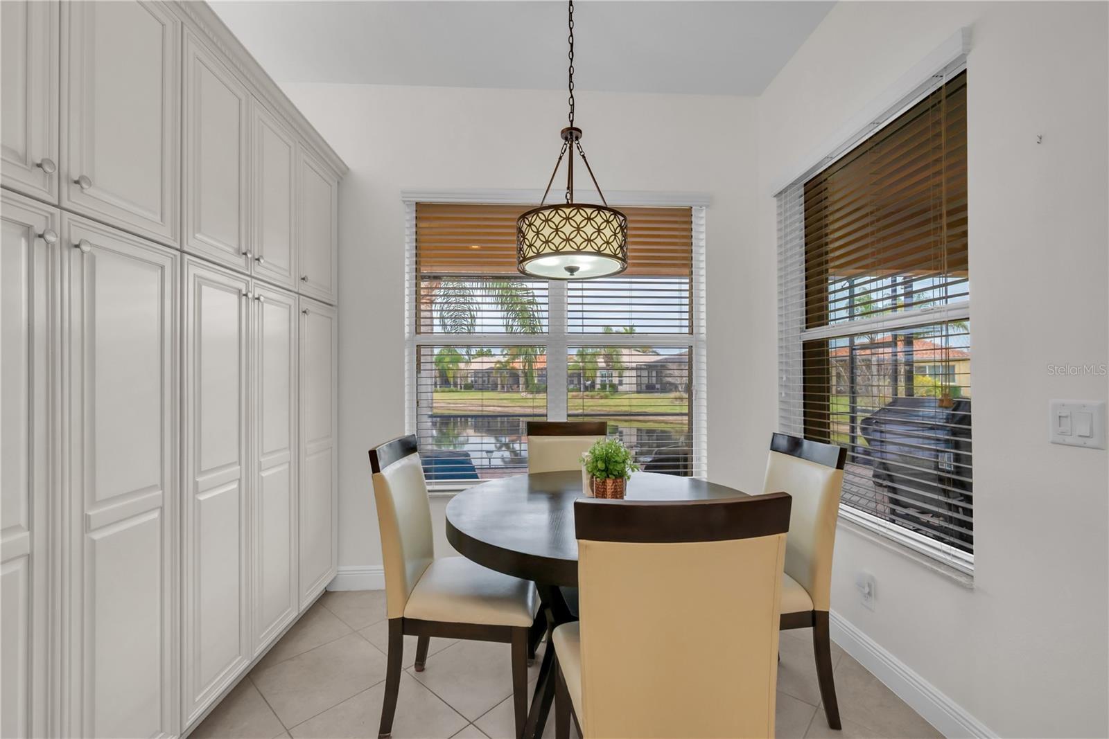 VALENCIA LAKES - Residential