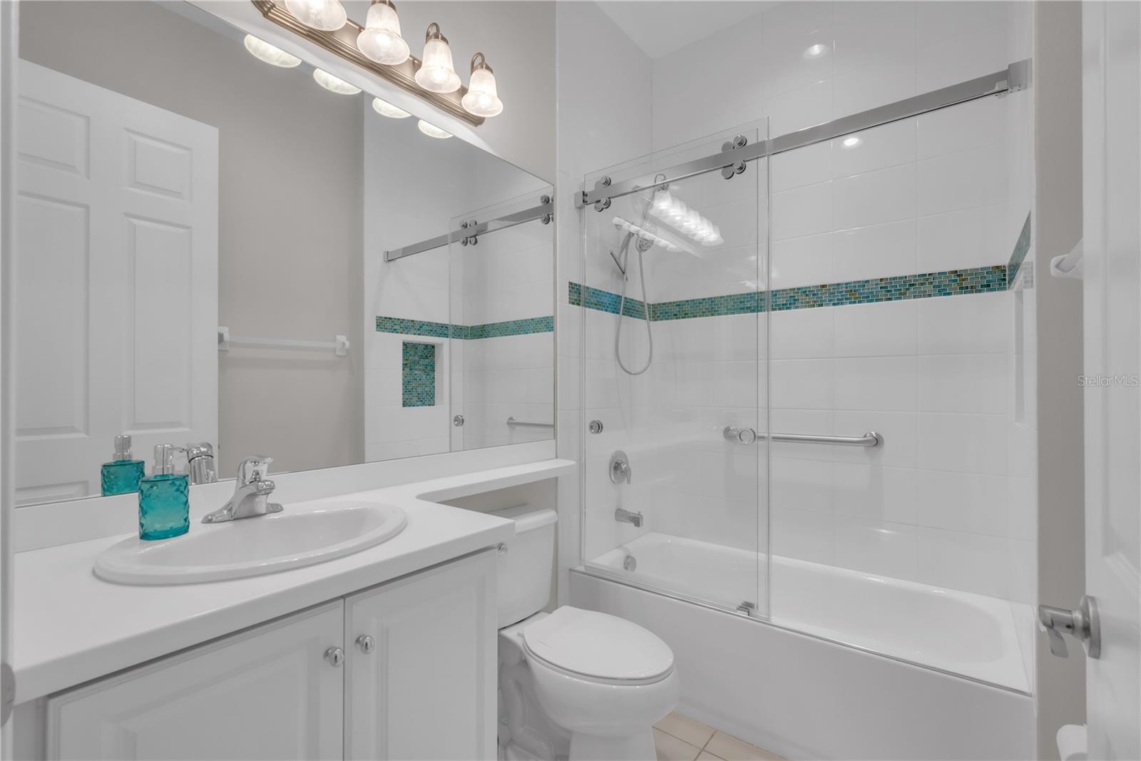 VALENCIA LAKES - Residential