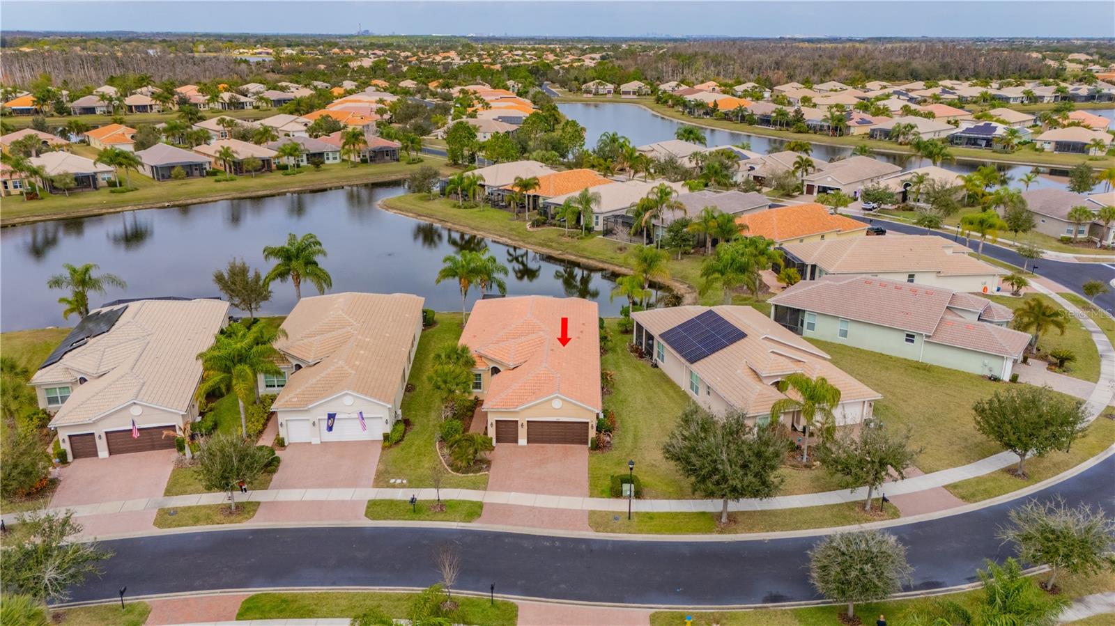 VALENCIA LAKES - Residential